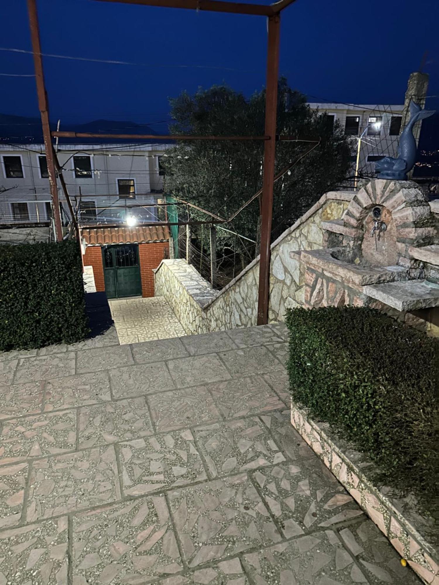 Villa Kevin'S Sarandë Exteriör bild