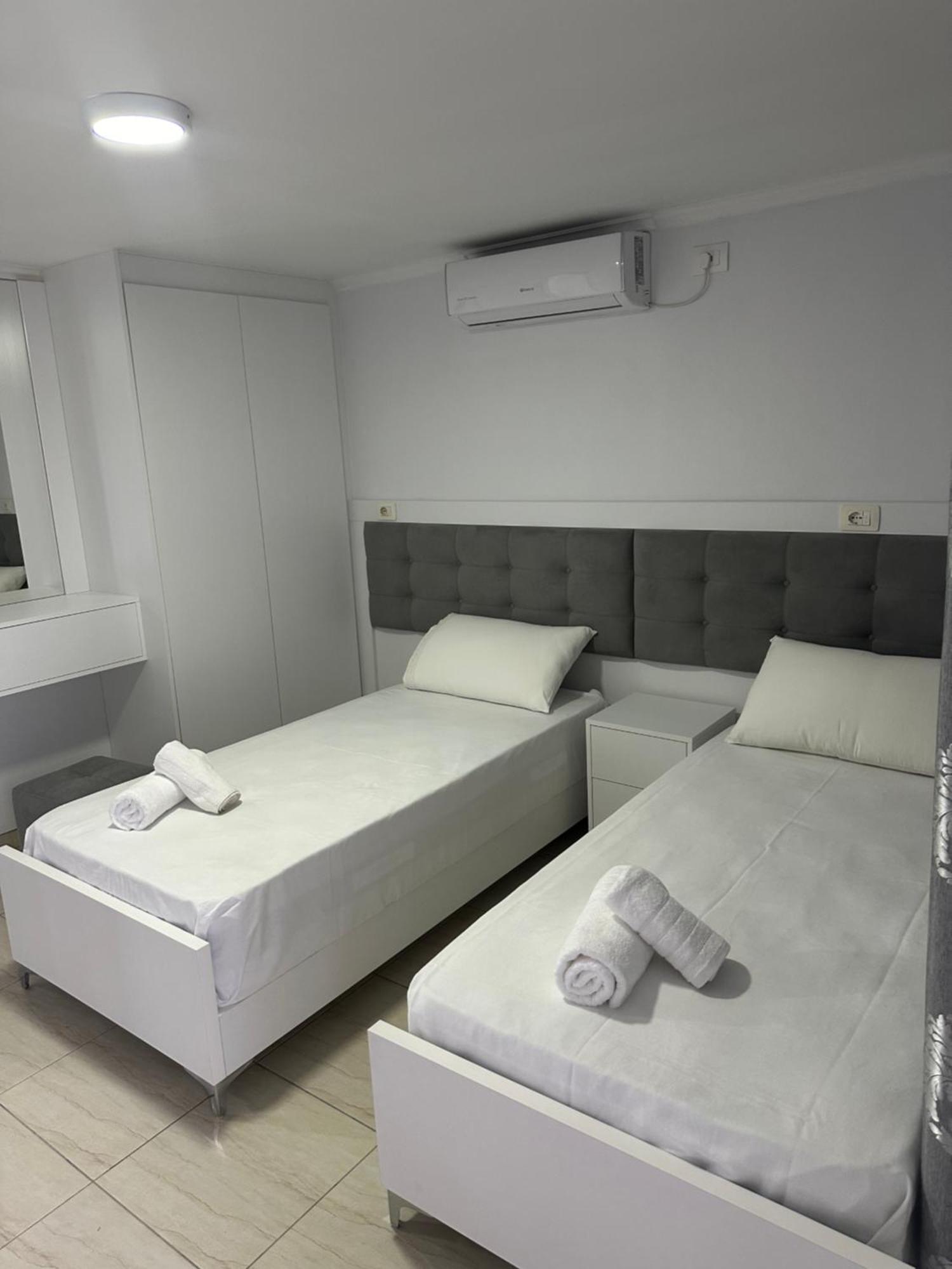 Villa Kevin'S Sarandë Exteriör bild