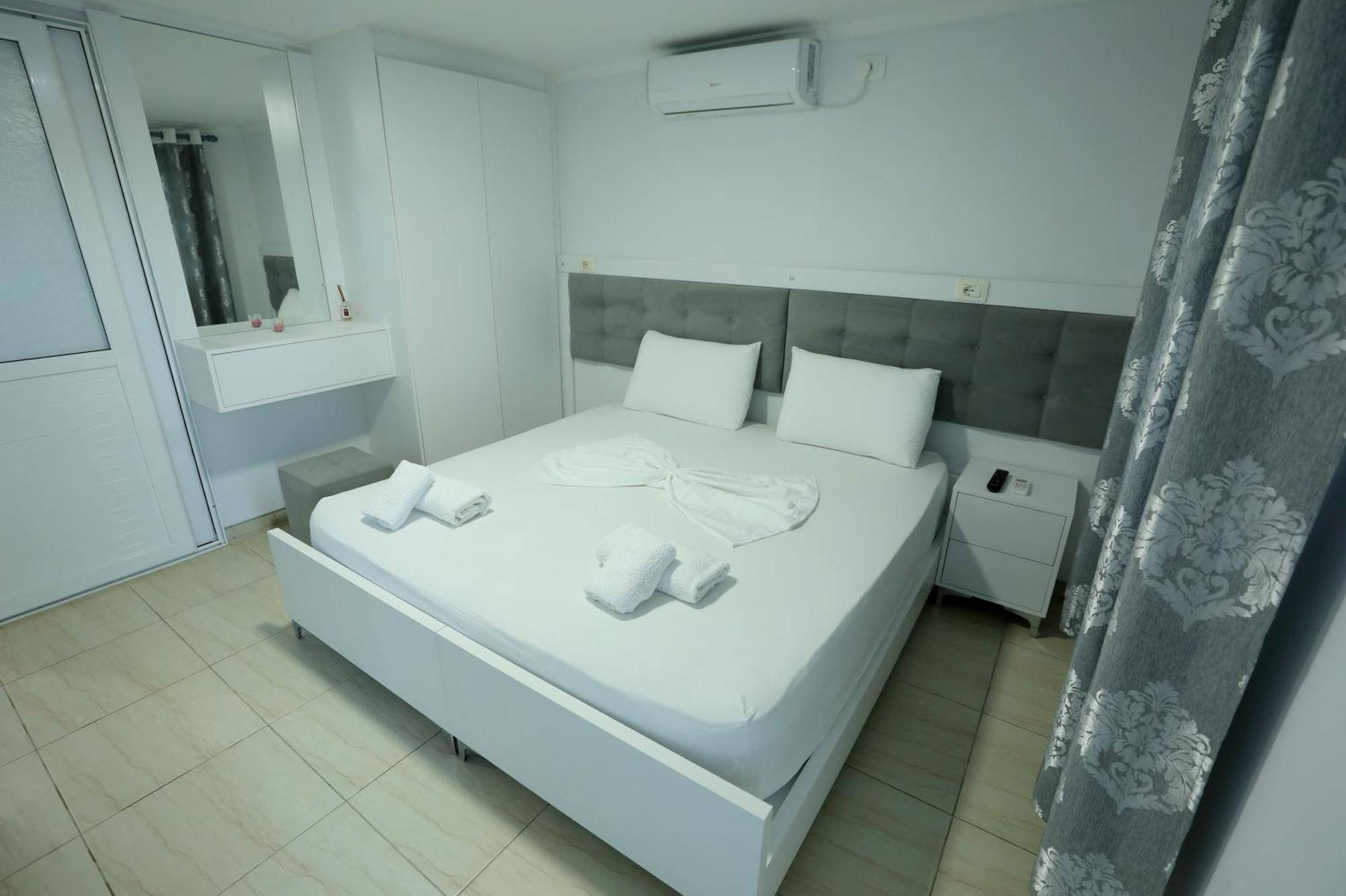 Villa Kevin'S Sarandë Exteriör bild