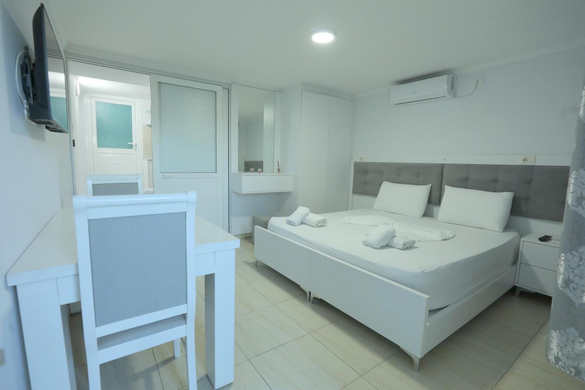 Villa Kevin'S Sarandë Exteriör bild