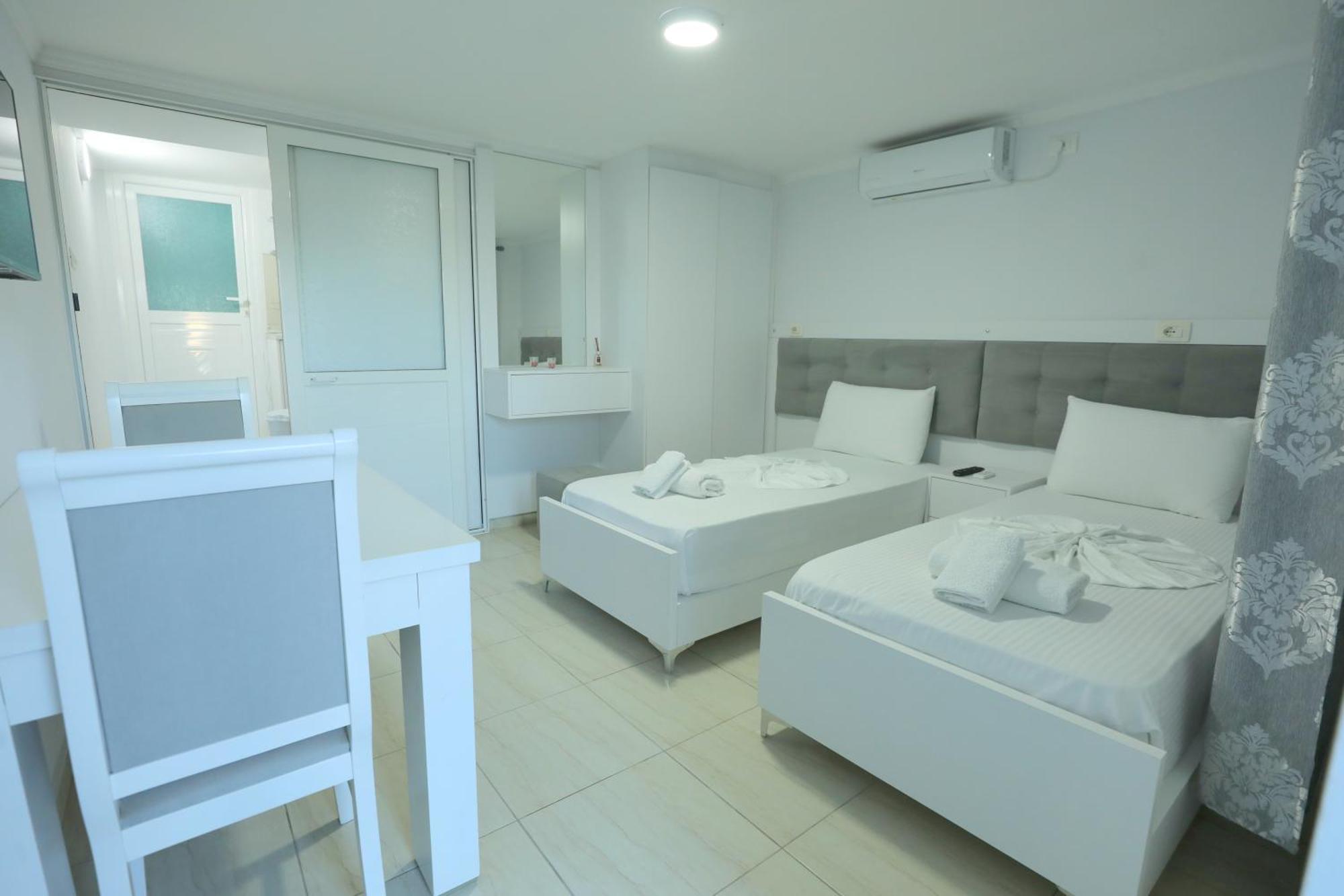 Villa Kevin'S Sarandë Exteriör bild