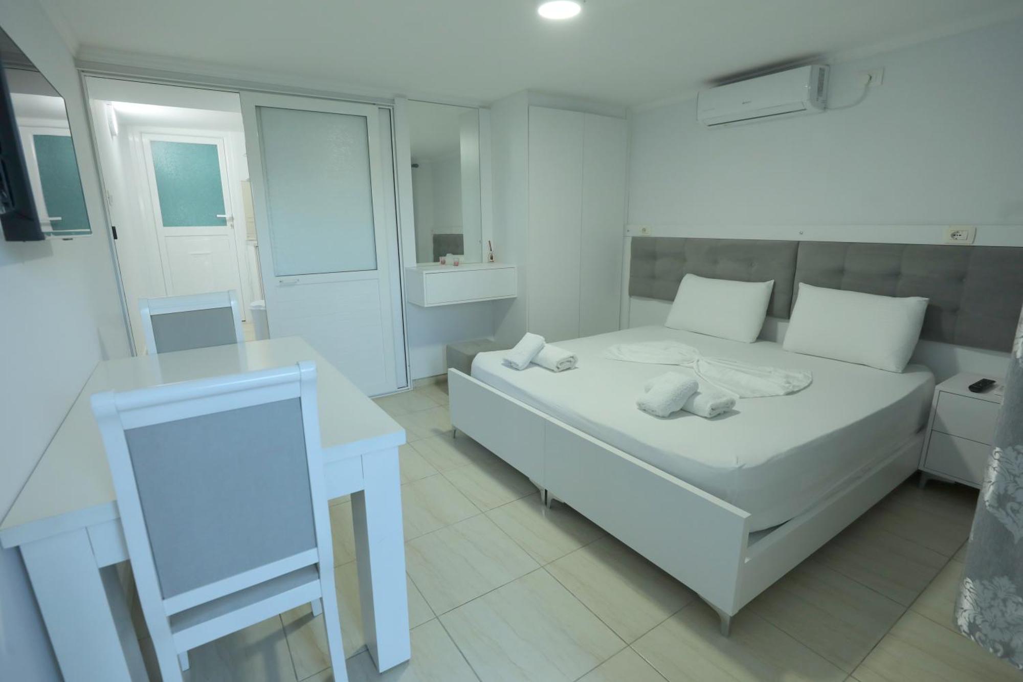 Villa Kevin'S Sarandë Exteriör bild