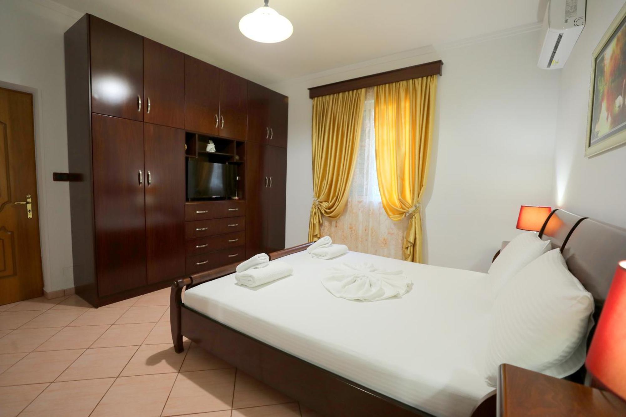 Villa Kevin'S Sarandë Exteriör bild