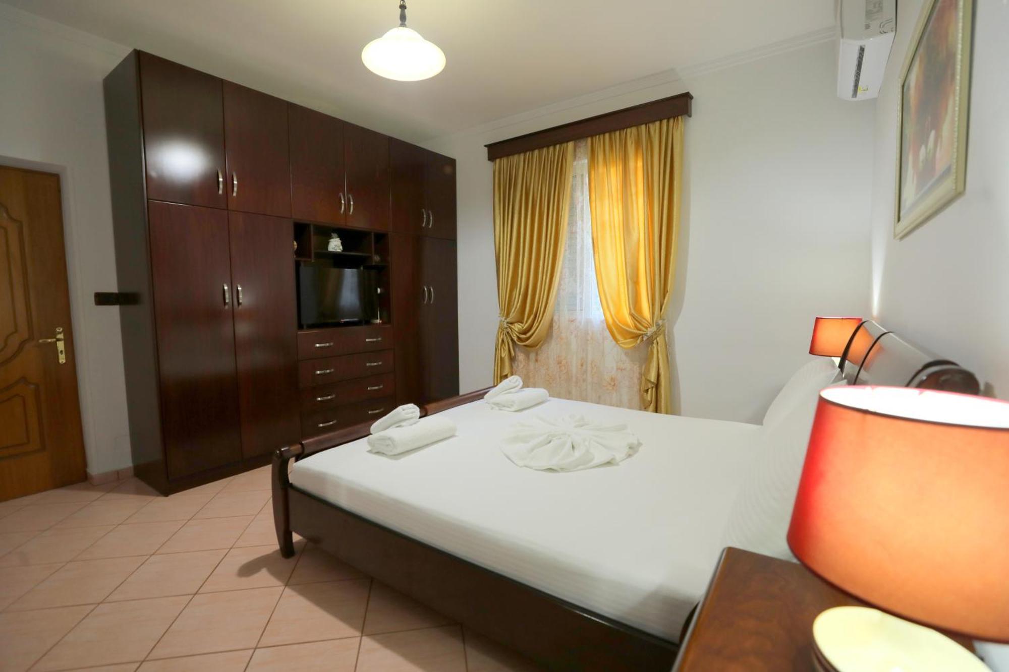 Villa Kevin'S Sarandë Exteriör bild
